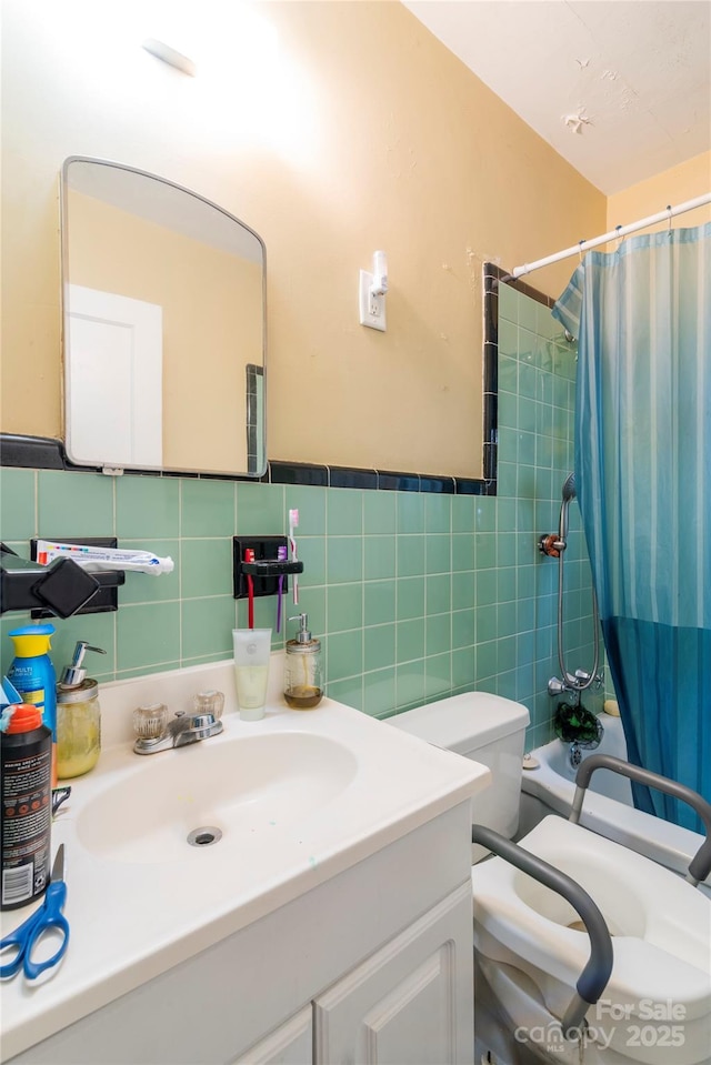 3037 Marlowe Ave, Charlotte, NC 28208 - bathroom featuring tiled shower / bath, vanity, and tile walls
