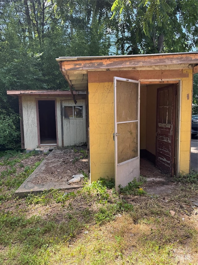1239 8th St NE, Hickory, NC 28601 - view of shed