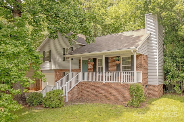 6418 Tivoli Ct, Charlotte, NC 28211 - split level home with a porch, brick siding, a chimney, and a front lawn