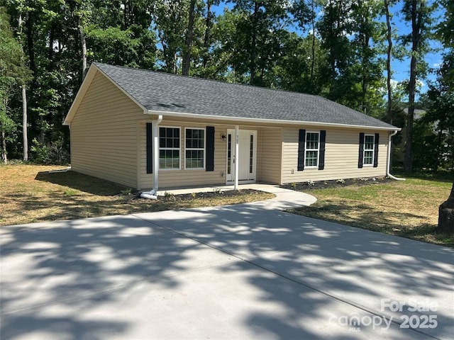 507 Putter Pl, Chester, SC 29706 - single story home featuring covered porch and a shingled roof