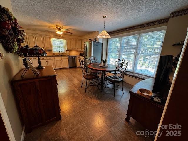 204 Brentwood Dr, Maiden, NC 28650 - photo 6