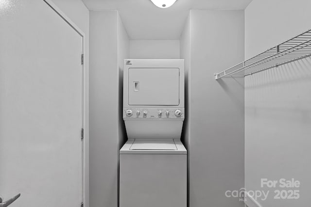 514 W 10th St Unit 302, Charlotte, NC 28202 - laundry area with stacked washer / drying machine