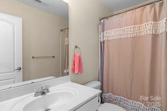 1807 Robbins Meadows Dr, Waxhaw, NC 28173 - bathroom featuring vanity and a shower with curtain