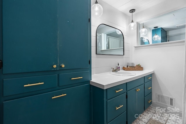 2623 NE 13th St NE, Hickory, NC 28601 - bathroom with vanity