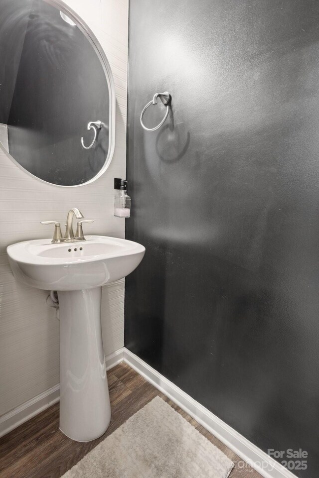 13323 Savaine St, Charlotte, NC 28278 - bathroom featuring wood finished floors and baseboards