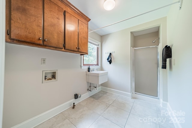 6412 Boykin Spaniel Rd, Charlotte, NC 28277 - laundry area with hookup for a washing machine, cabinet space, and gas dryer hookup