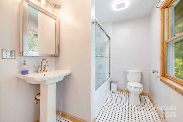 465 Youngs Gap Rd, Fletcher, NC 28732 - full bath with toilet and enclosed tub / shower combo
