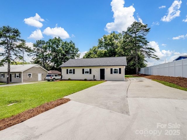 405 Jones St, Monroe, NC 28110 - view of front of home featuring concrete driveway