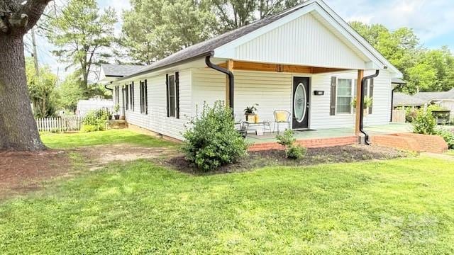 210 W Church St, Cherryville, NC 28021 - view of front of home featuring a front yard and covered porch