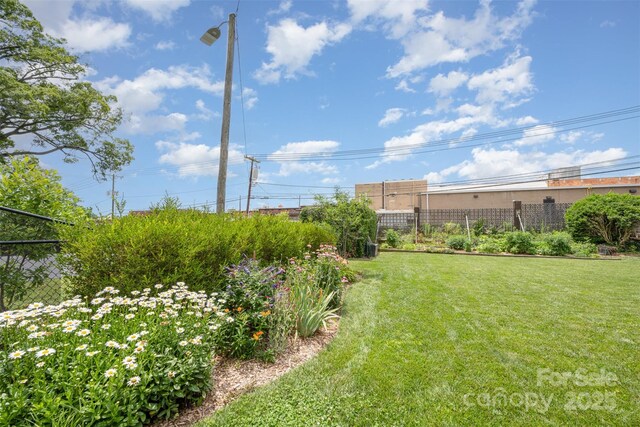 1300 Reece Rd Unit 402, Charlotte, NC 28209 - view of yard