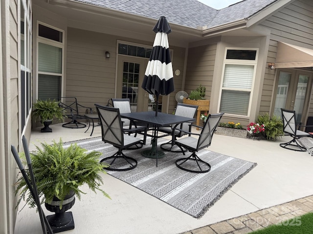 860 Wynnshire Dr, Hickory, NC 28601 - view of patio with outdoor dining area
