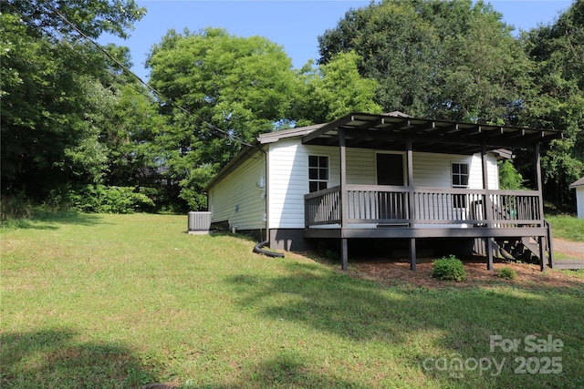 127 Setzer St, Spindale, NC 28160 - view of front facade with a front lawn and a deck
