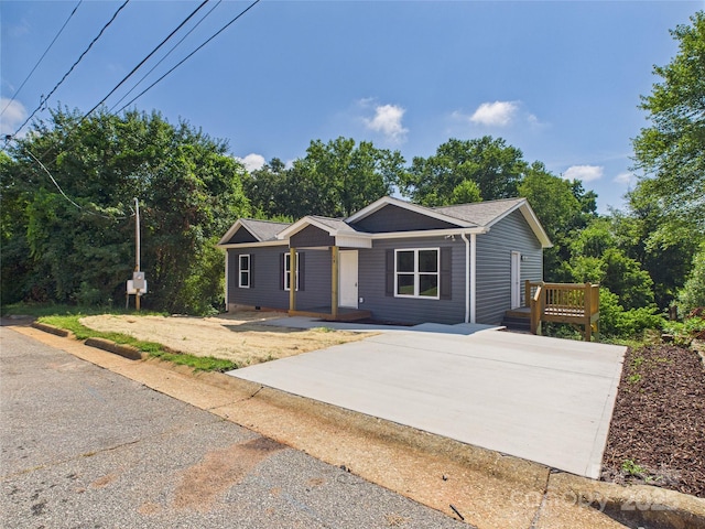39 Pearl St, Granite Falls, NC 28630 - ranch-style home with a shingled roof