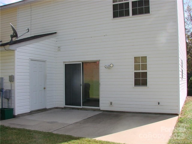 1814 Birch Heights Ct, Charlotte, NC 28213 - back of property with a patio