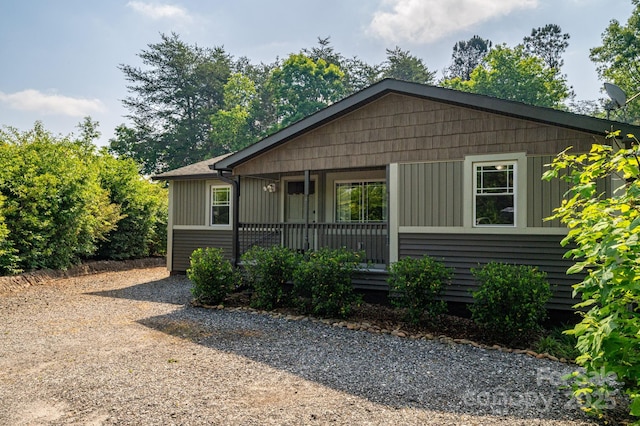 2420 Timberland Hills Dr, Newton, NC 28658 - bungalow-style home featuring a porch