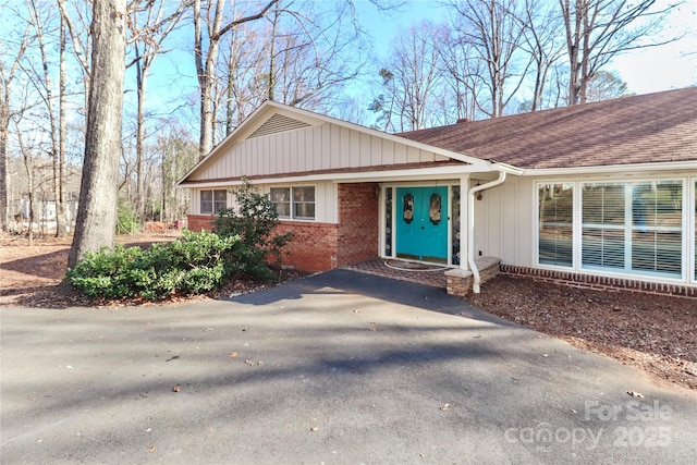 251 Gleneagles Rd E, Statesville, NC 28625 - photo 2