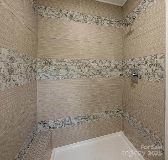 8337 Norcroft Dr, Charlotte, NC 28269 - photo 16