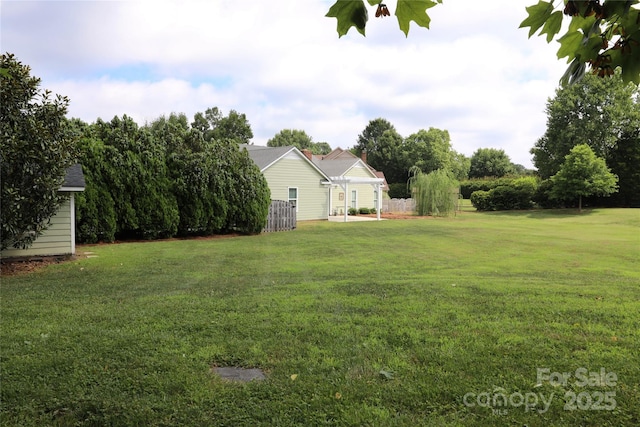 8829 Gelligum Dr, Charlotte, NC 28277 - view of green lawn