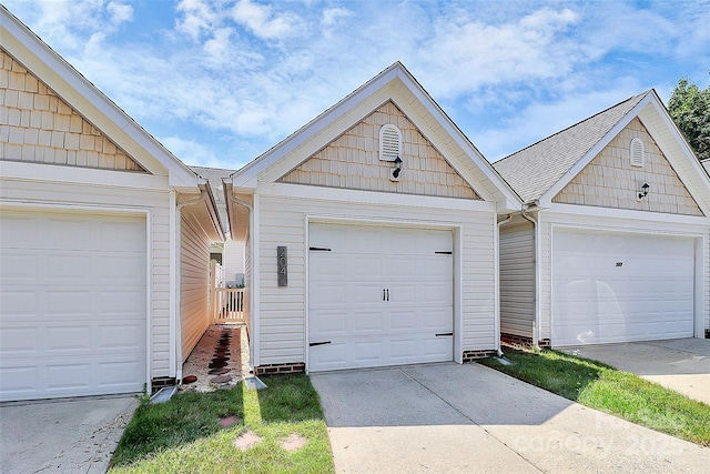 2044 Gable Way Ln, Matthews, NC 28104 - view of front facade featuring an outdoor structure and a garage
