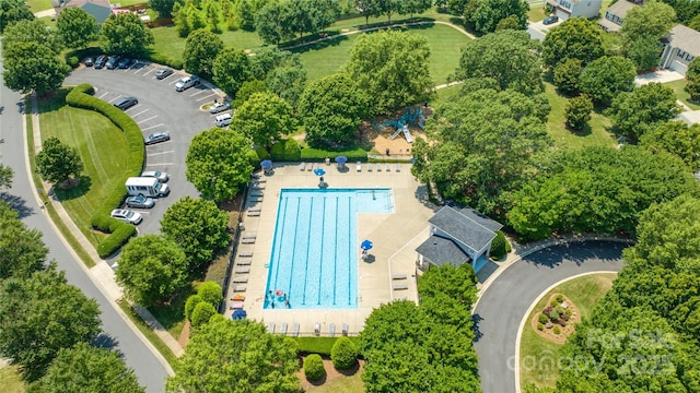 8618 Redding Glen Ave, Charlotte, NC 28216 - bird's eye view of a pool area