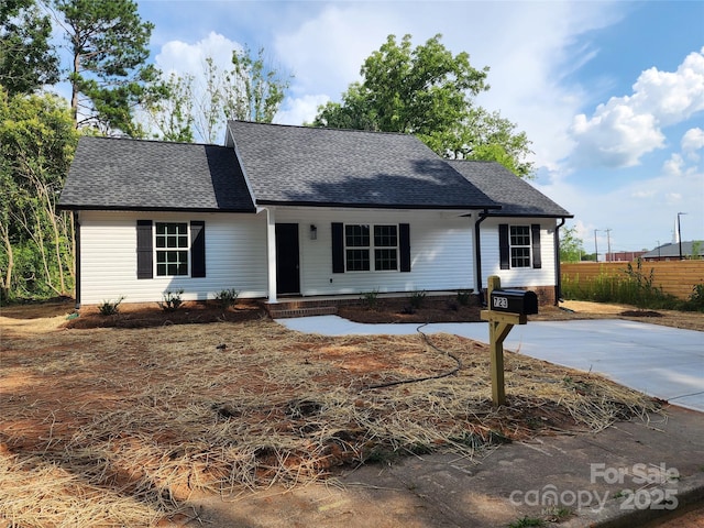 723 Taylor St, Rock Hill, SC 29730 - single story home featuring a shingled roof and a porch