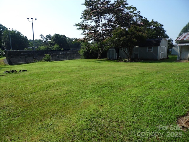 1475 Ferguson Dr, Clemmons, NC 27012 - view of yard with a storage shed