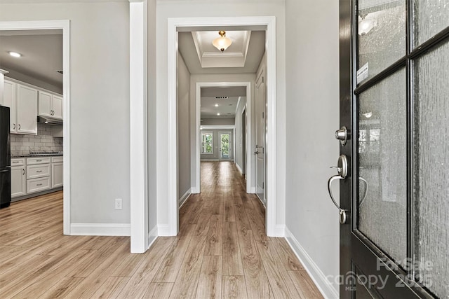 7315 Surprise Ct, Charlotte, NC 28215 - hall featuring light wood-style floors and recessed lighting