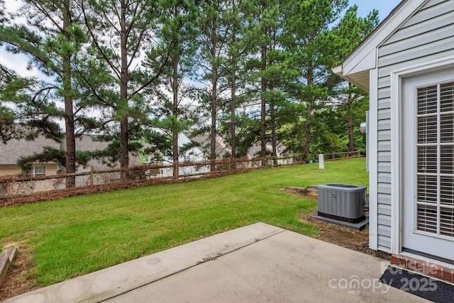 10613 Prairie Ridge Ln, Charlotte, NC 28213 - fenced backyard featuring a patio