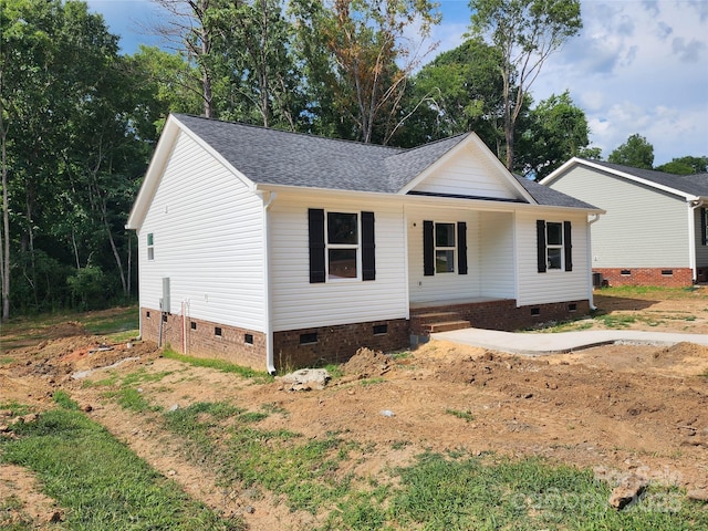 154 Hinton St, Chester, SC 29706 - ranch-style house featuring crawl space and a shingled roof