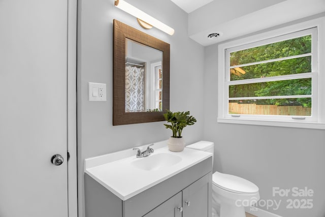 1623 Lumarka Dr, Charlotte, NC 28212 - full bathroom with vanity and toilet