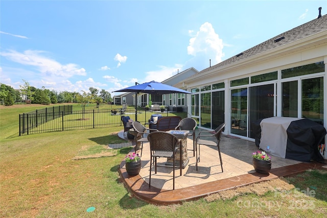 10240 Superb Ln, Charlotte, NC 28215 - view of yard with a patio area