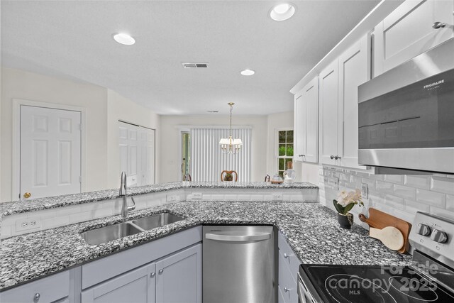 9136 Four Mile Creek Rd, Charlotte, NC 28277 - photo 16
