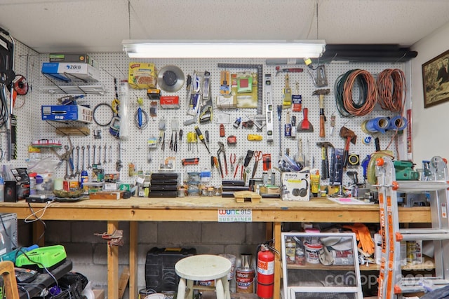600 Summit Rdg Unit 34, Waynesville, NC 28786 - detailed view of a workshop area and a fire extinguisher