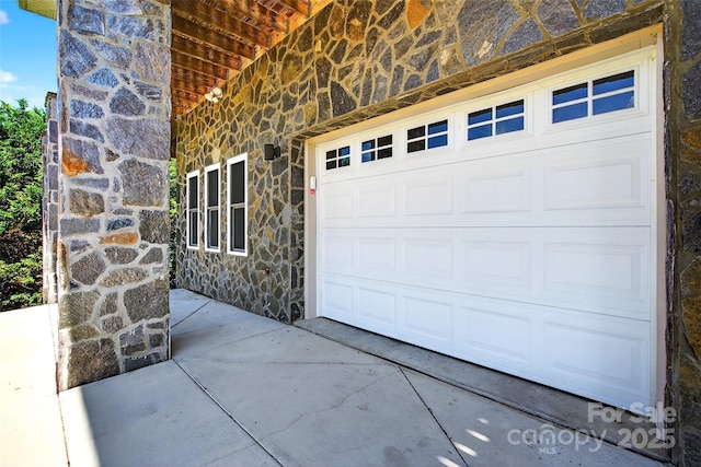 4 Stars Forever Dr, Black Mountain, NC 28711 - view of garage