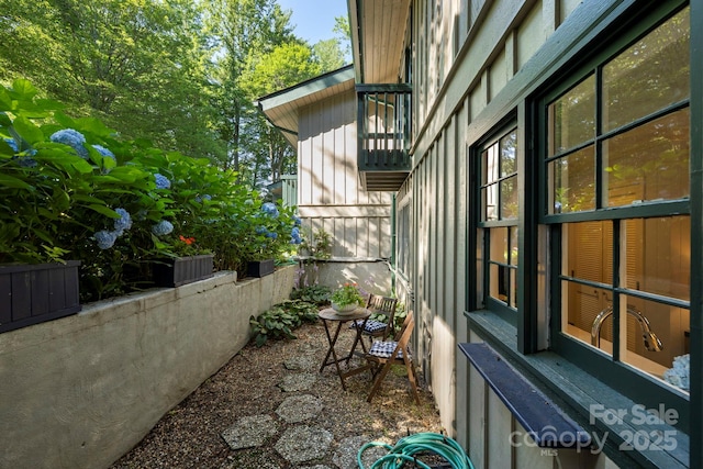 28 Toxaway Pt Unit B7, Lake Toxaway, NC 28747 - view of side of home
