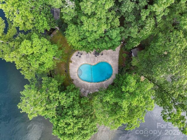 28 Toxaway Pt Unit B7, Lake Toxaway, NC 28747 - aerial view of property and surrounding area featuring a pool area