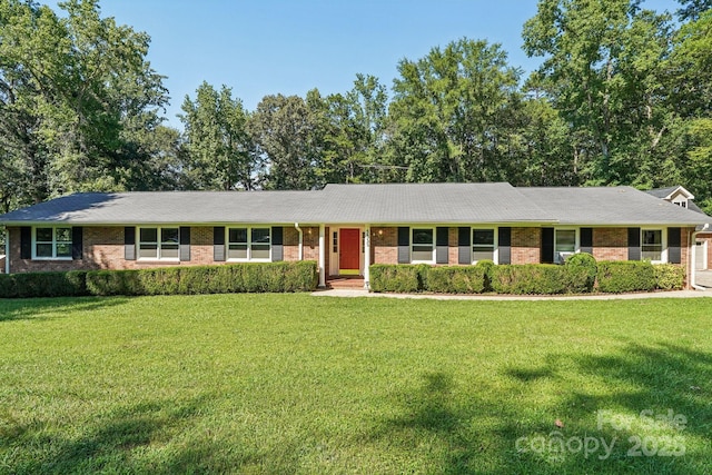 3333 Tanglewood Dr, Rock Hill, SC 29732 - ranch-style house with a front yard and brick siding
