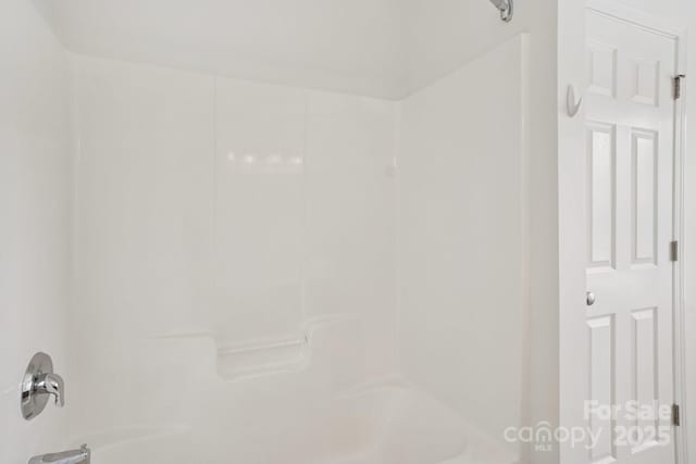 10303 Dominion Village Dr, Charlotte, NC 28269 - photo 32