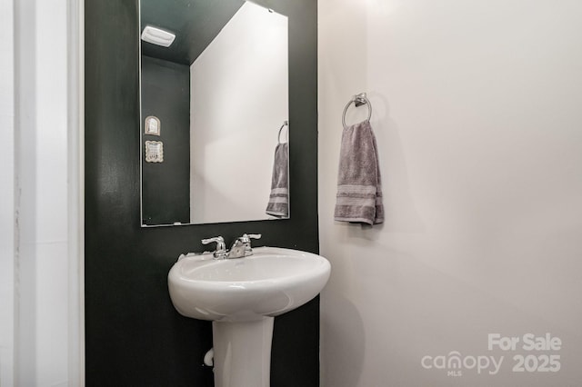 1478 Cannan Mountain Dr, Newton, NC 28658 - view of bathroom