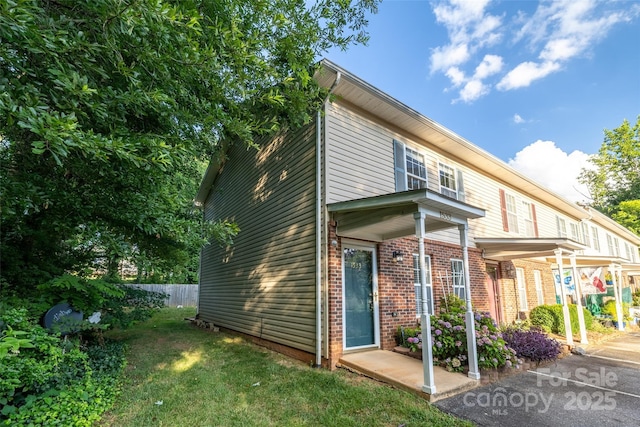 1533 20th Ave NE, Hickory, NC 28601 - view of home's exterior featuring brick siding