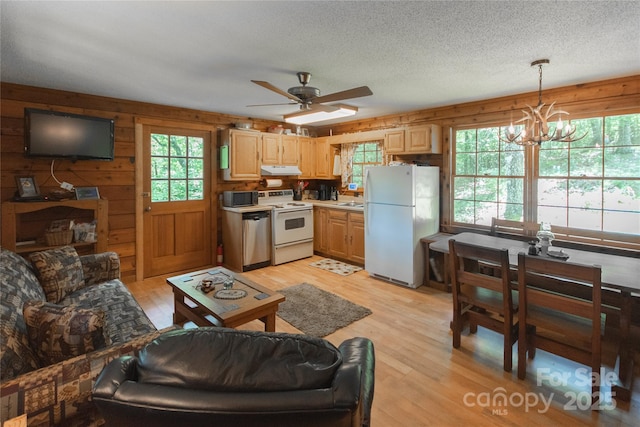 585 Bonfire Dr Unit 10, Franklin, NC 28734 - photo 3