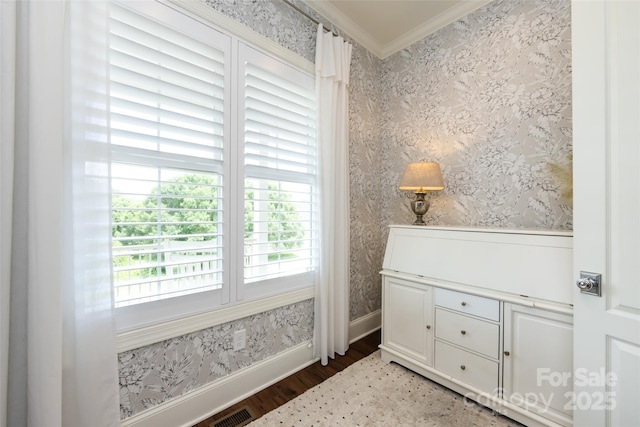416 Yorkfield Dr, Shelby, NC 28150 - detailed view of wallpapered walls, crown molding, and wood finished floors