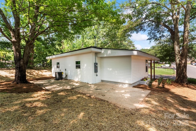 1050 Barnett Dr, Kings Mountain, NC 28086 - view of property exterior featuring a central AC unit