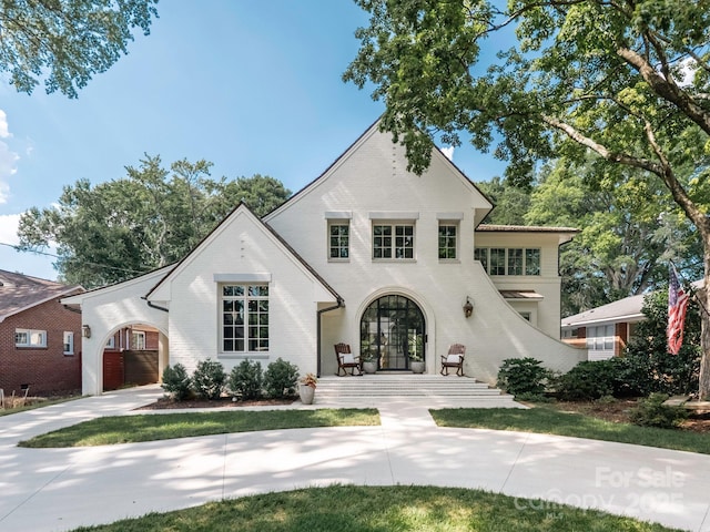 1401 Heather Ln, Charlotte, NC 28209 - english style home featuring brick siding