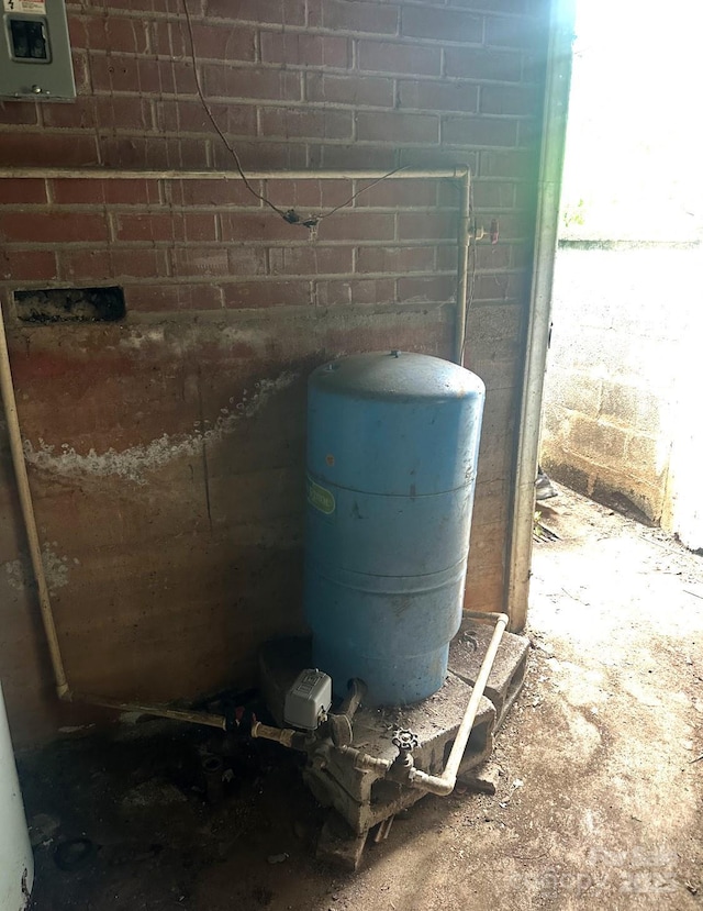 2870 Rutherford College Rd, Connelly Springs, NC 28612 - detailed view of a water pressure tank