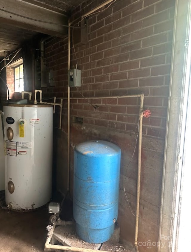 2870 Rutherford College Rd, Connelly Springs, NC 28612 - utility room featuring water heater