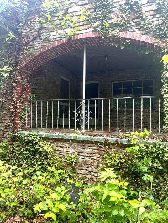 2870 Rutherford College Rd, Connelly Springs, NC 28612 - view of side of home