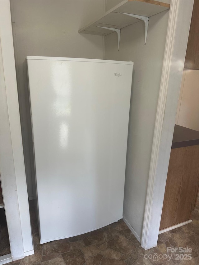 8221 Feather Run Rd, Kershaw, SC 29067 - detailed view of freestanding refrigerator