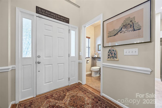7029 Scuppernong Ct, Charlotte, NC 28215 - entryway with baseboards