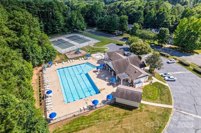 7029 Scuppernong Ct, Charlotte, NC 28215 - aerial view of a pool